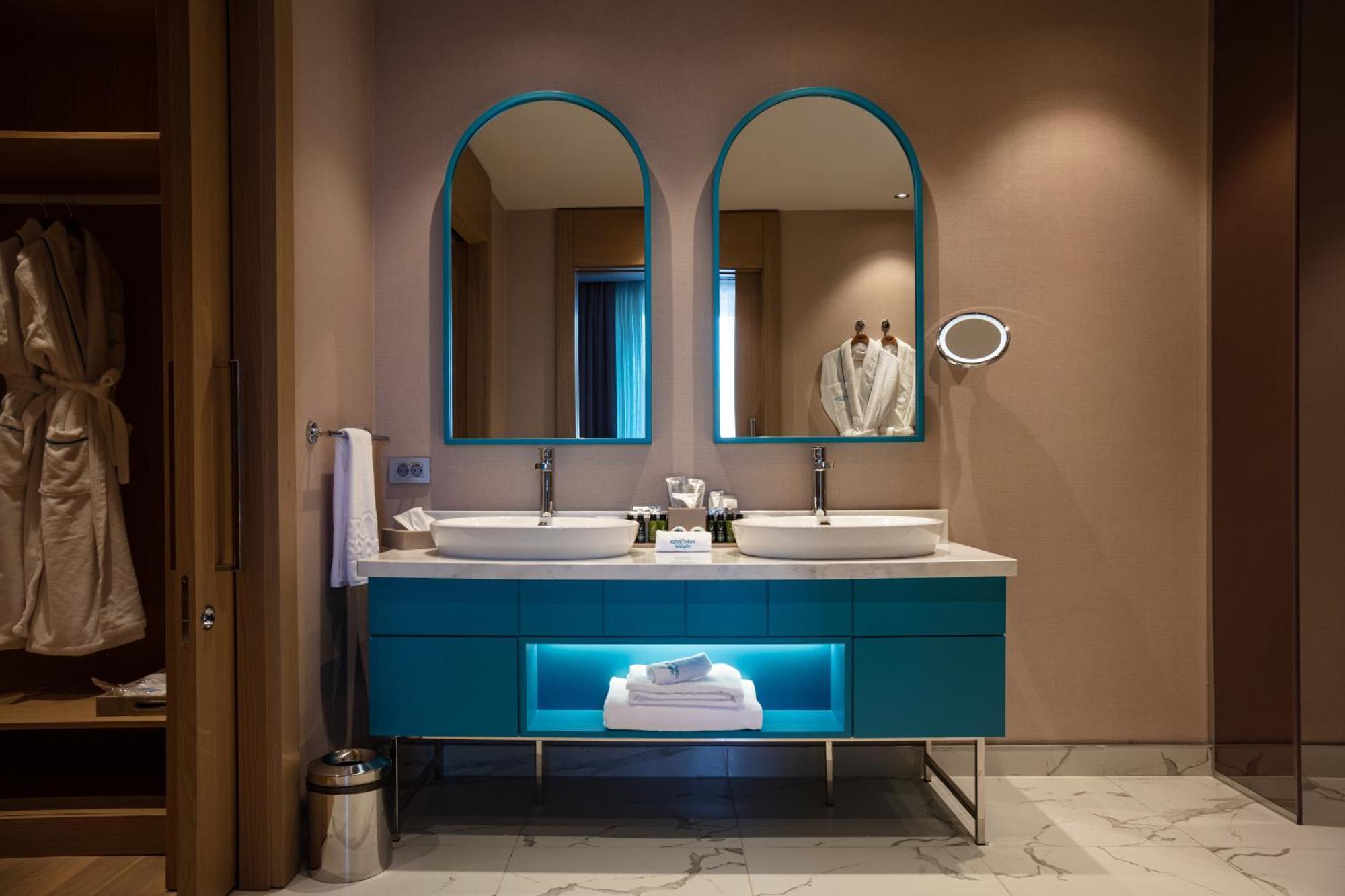 Karavansaray Turkistan Harbour Hotel -Flying Theatre Access Εξωτερικό φωτογραφία Bathroom