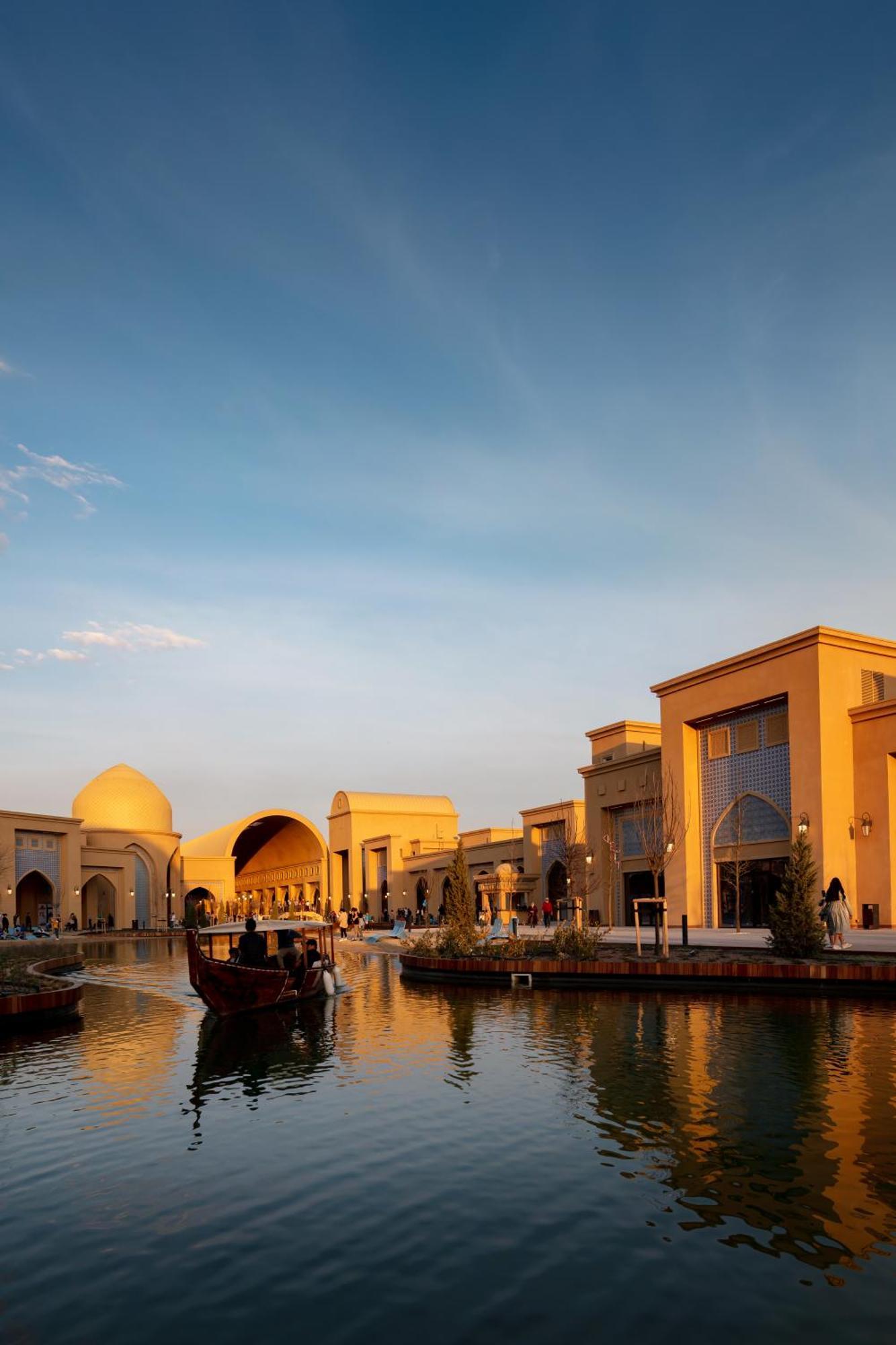Karavansaray Turkistan Harbour Hotel -Flying Theatre Access Εξωτερικό φωτογραφία The Village Outlet