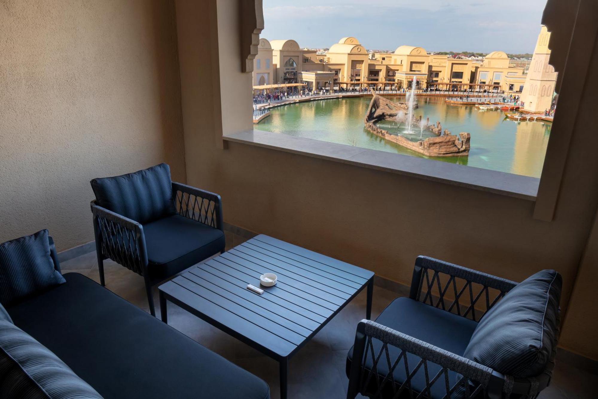 Karavansaray Turkistan Harbour Hotel -Flying Theatre Access Εξωτερικό φωτογραφία The View
